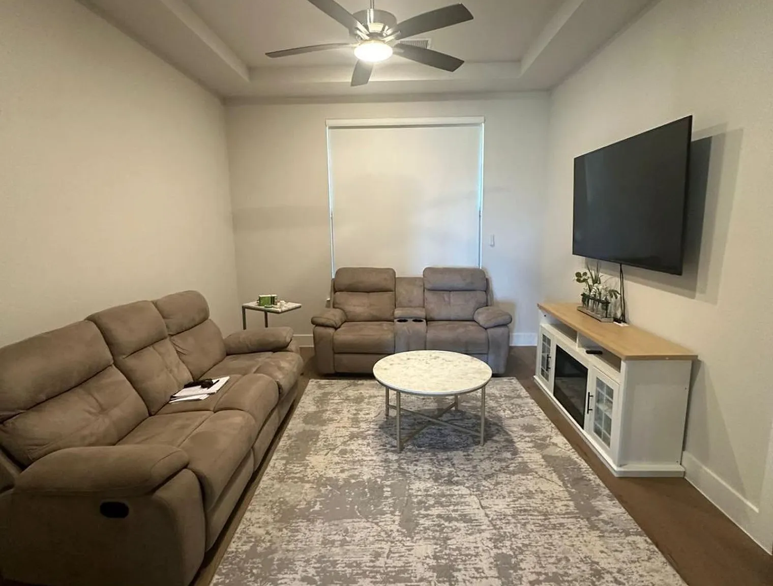 5 bed, 5.0 bath, 47415 sqft, $6,312 — Photo 2