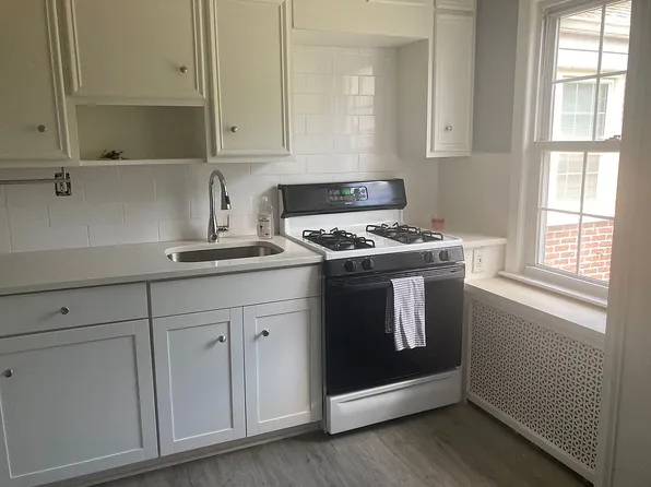 44 Pinckney Rd APT C, Red Bank, NJ 07701