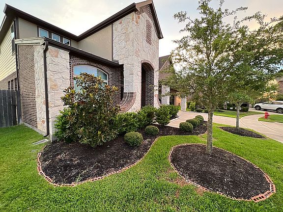 3rd image of 28915 Golden Spike Ct