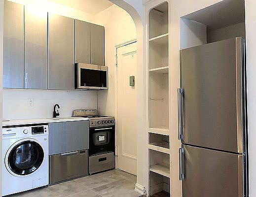 4th image of 87 E 4th St APT 4B