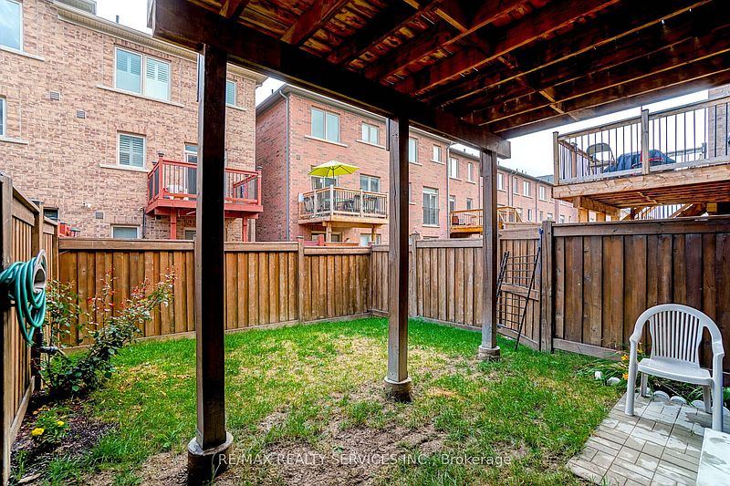 Brampton Townhouse for rent - 3 Bedrooms — photo 35