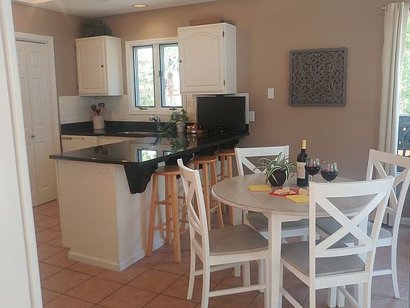 Kitchen w/ granite counters