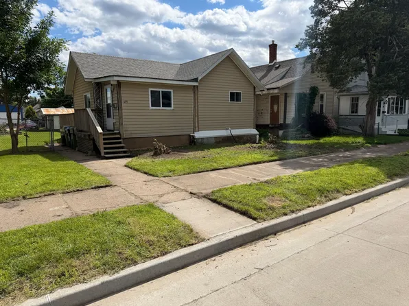 419 5th Ave N, Clinton, IA 52732