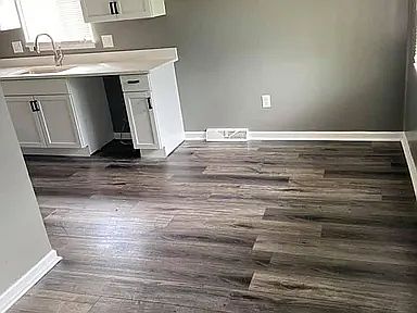 4th image of 20270 Hollywood St