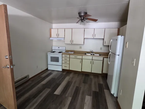 665 Foxtree Cir #2, Burlington, WI 53105