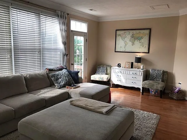 1401 Flowing Spring Ln — Photo 8