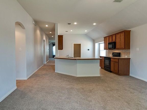 3rd image of 3201 Crofton Dr