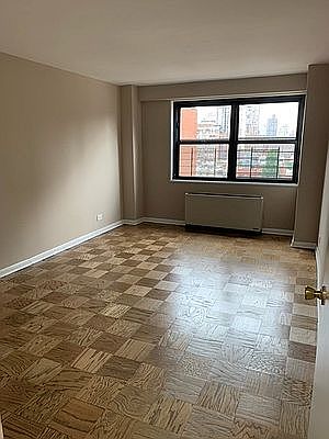 5th image of 305 E 86th St #15HE