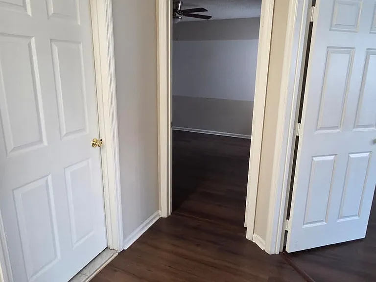 Area between Bedrooms