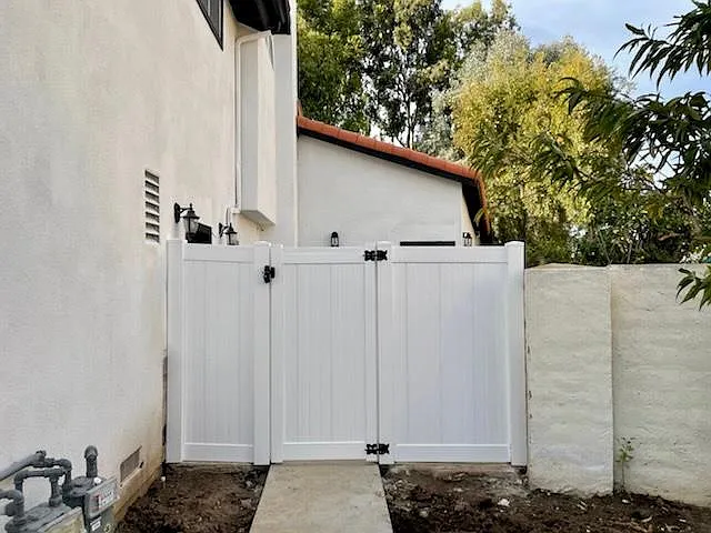 Side entrance gate to the front door.