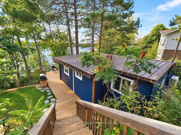 555 Island View Dr, North Algona Wilberforce, ON K0J 1X0