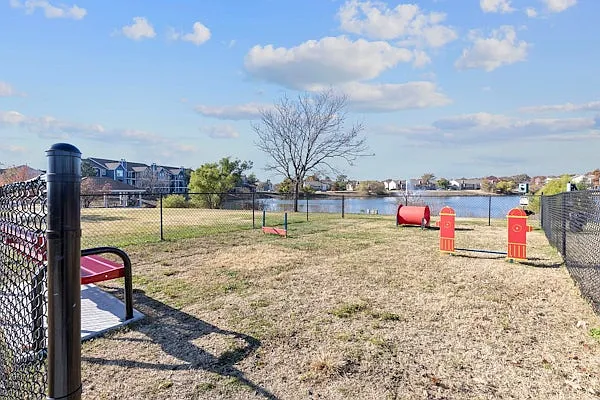 Newport Wichita Apts. — Photo 17