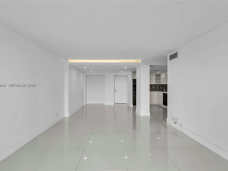 100 Bayview Dr #508 — Photo 7