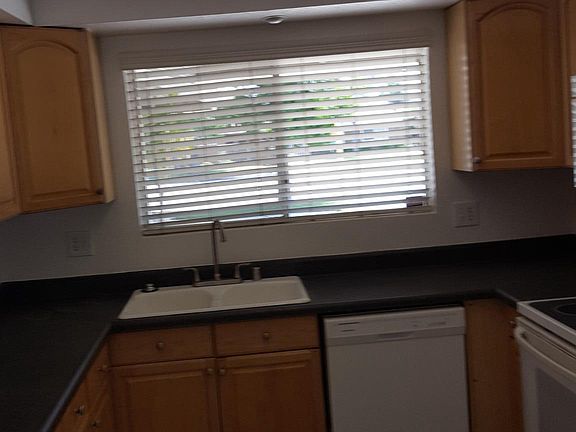5th image of 1343 N San Antonio Ave