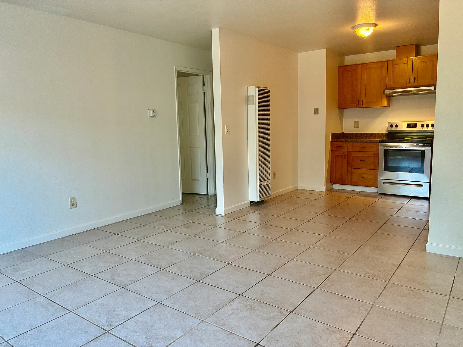 2 bed, 700 sqft, $2,450 — Photo 3
