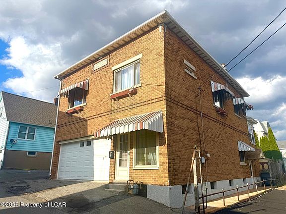3rd image of 631 Perry Ct