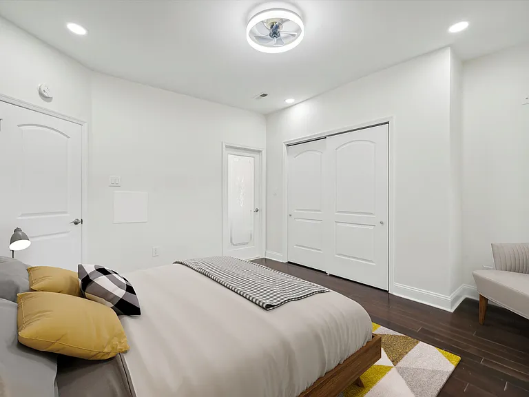 4911 Warrington Ave — Photo 50