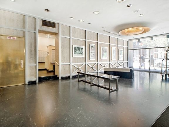 5th image of 300 W 55th St APT 4E