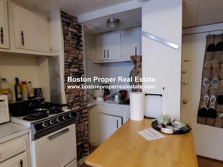 323 Beacon St #1 — Photo 3