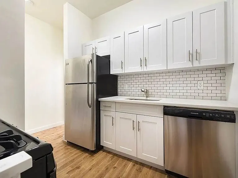 415 Himrod St #3F — Photo 9