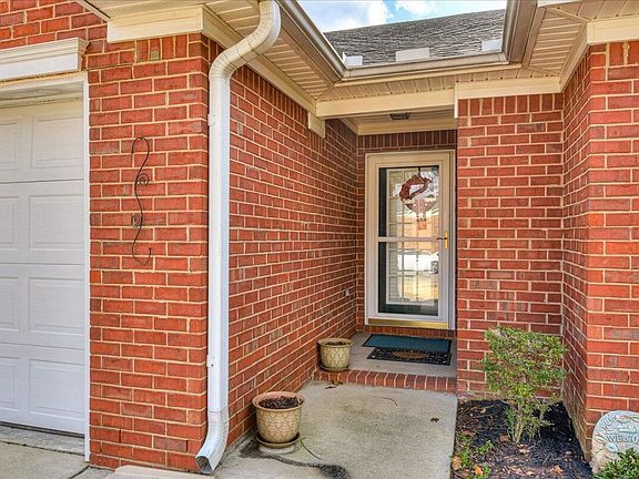 3rd image of 1113 Carriage Dr