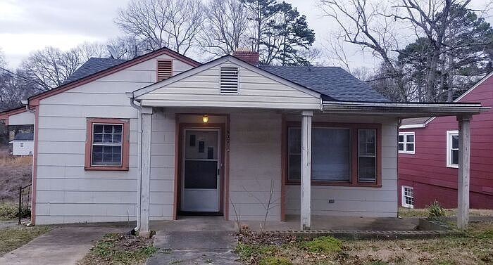 1st image of 930 N Highland St