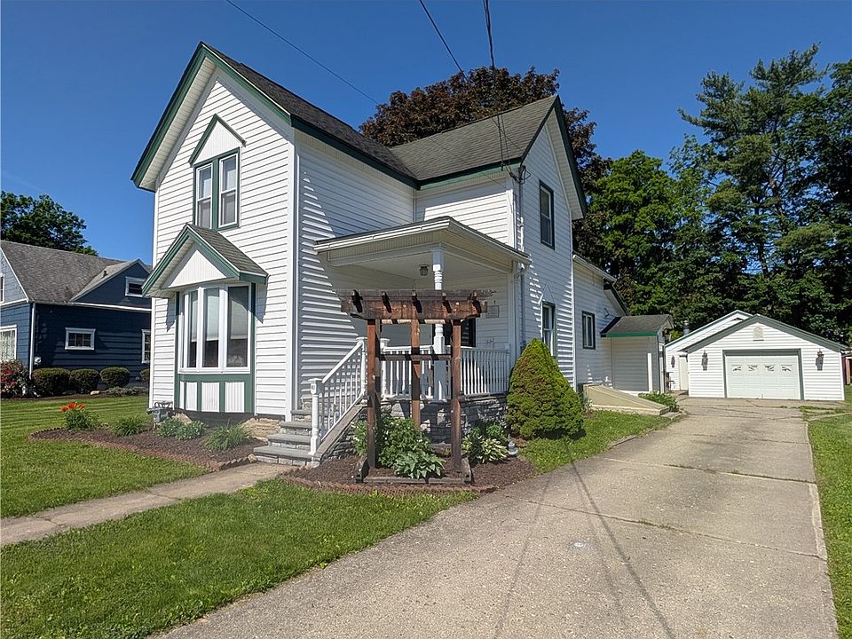 1st image of 86 Maple St