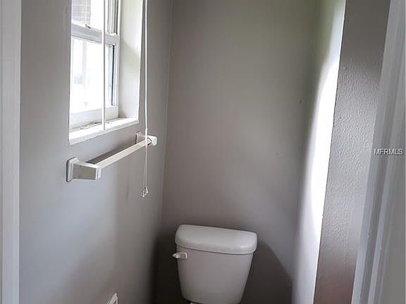 5th image of 2712 Hertha Ave