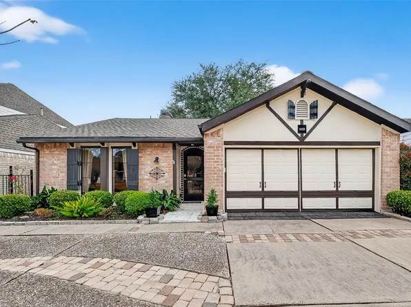 11939 Brook Meadows Ln, Meadows Place, TX 77477