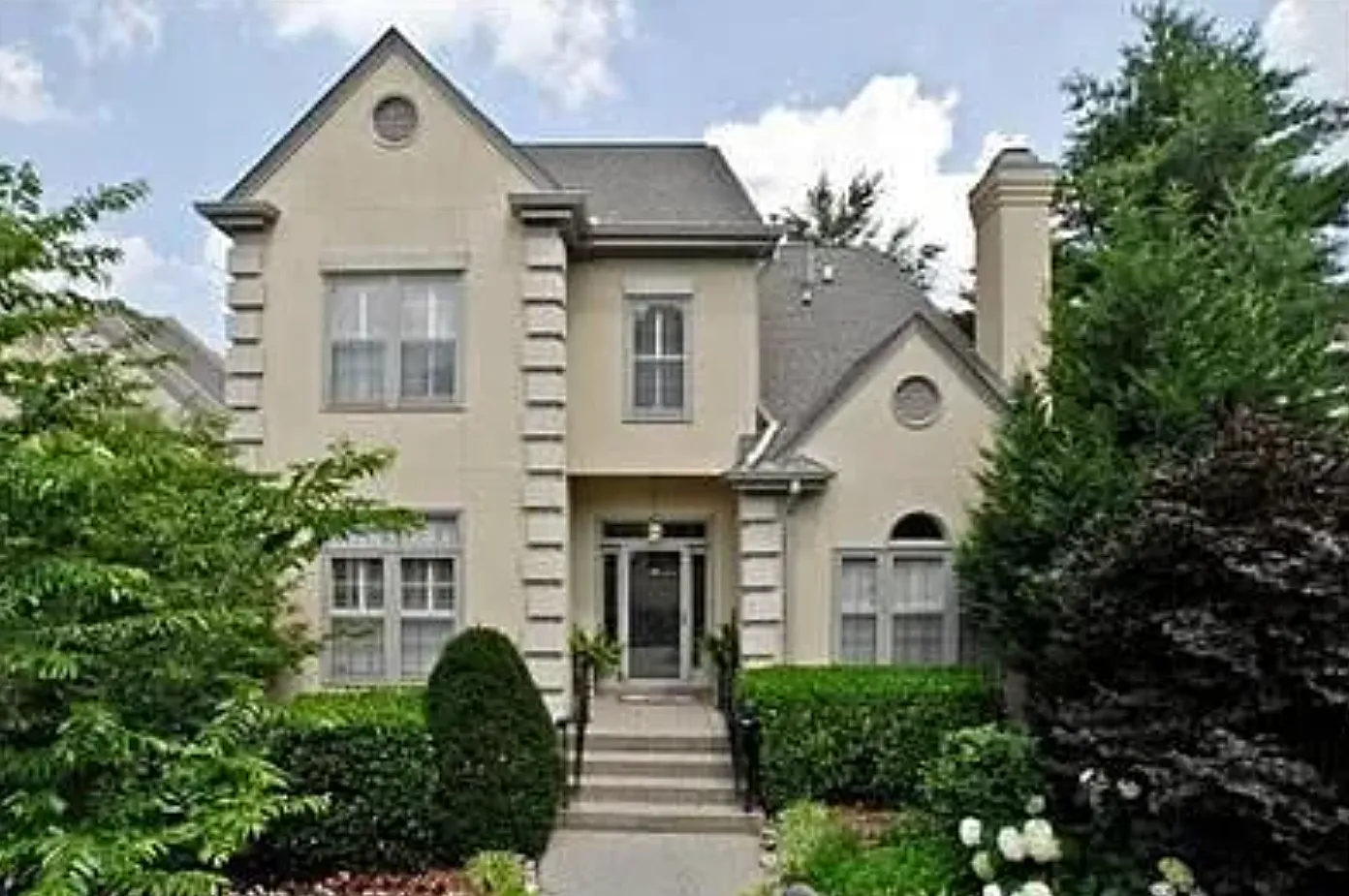3 bed, 2.5 bath, 2530 sqft, $4,950 — Photo 1