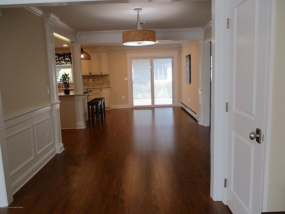 5th image of 35 Nostrand Dr