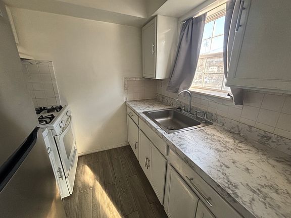 2nd image of 193 Beach 59 St #2
