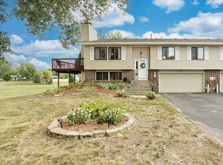 586 98th Ave NE, Blaine, MN 55434