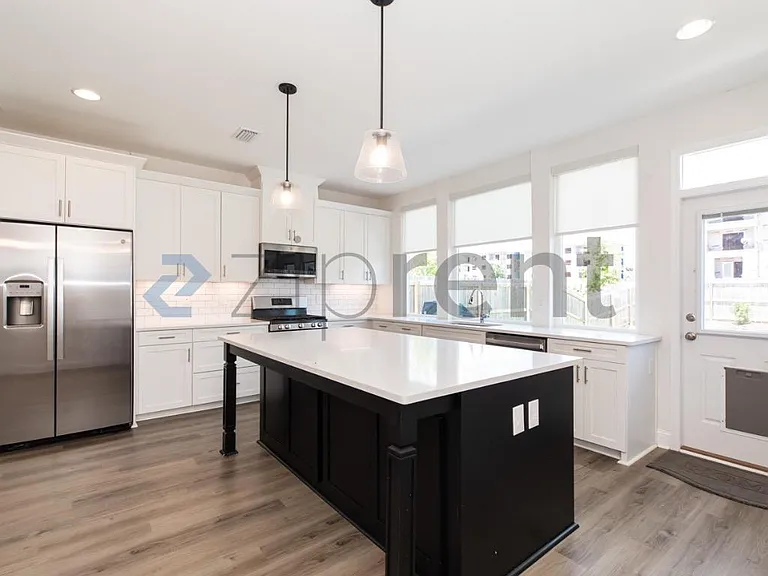 1402 Landon Hills Dr — Photo 13