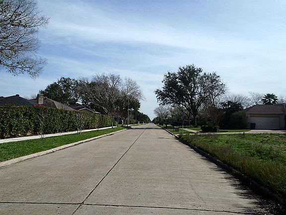 3rd image of 8027 Portal Dr