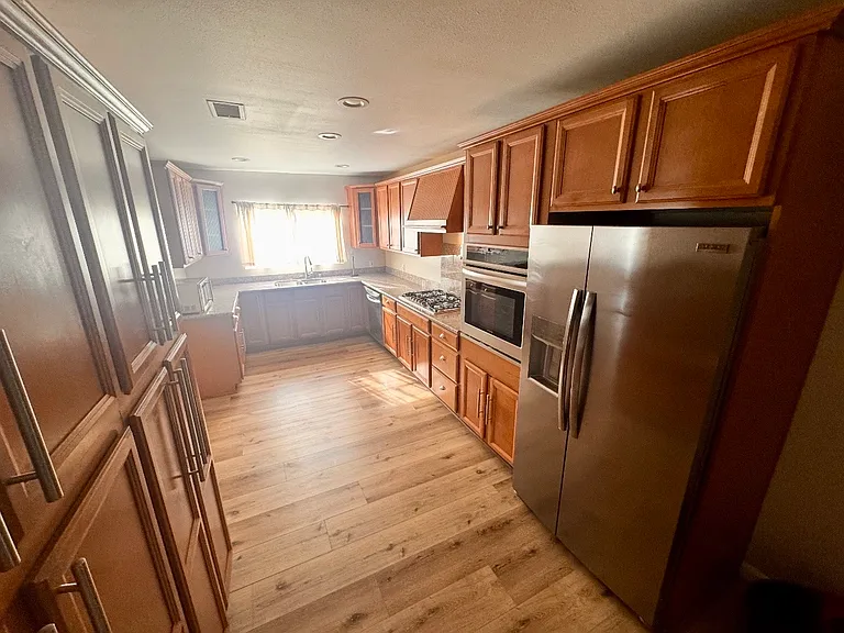 Gourmet Kitchen with all appliances