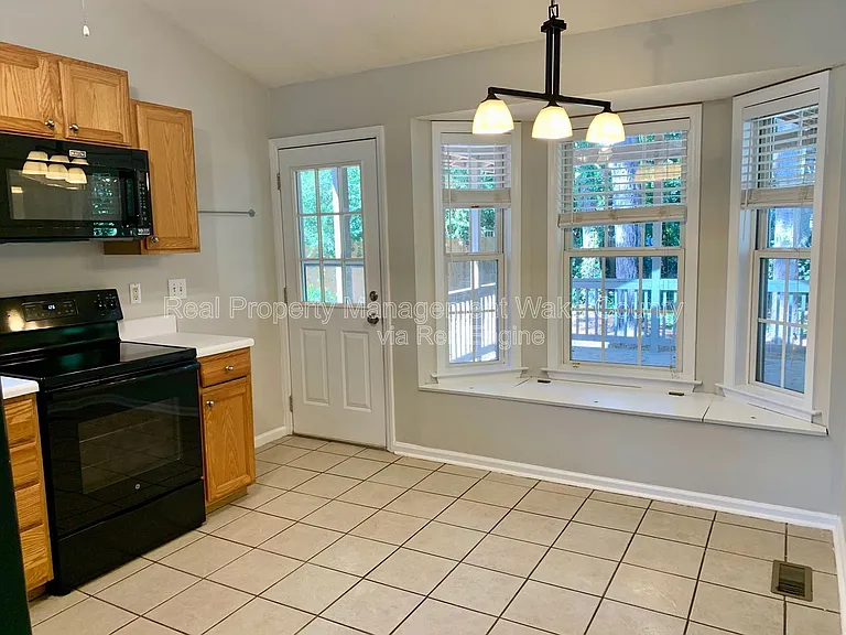 609 Stinson Ave — Photo 6