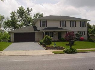 2540 Sunset Ln, York, PA 17408