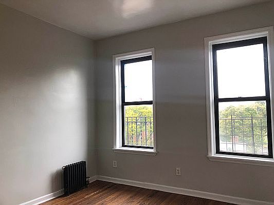 5th image of 1905 Amsterdam Ave #5A