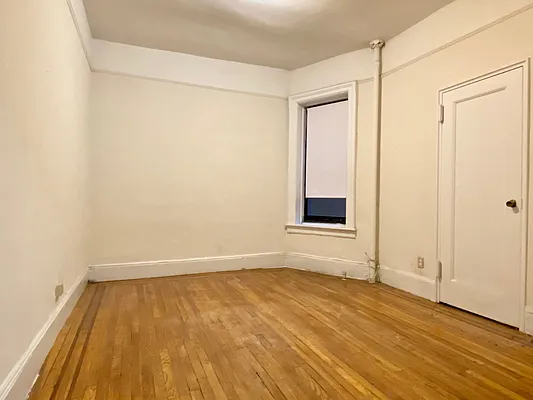 Rented by Metropolitan Equities | media 19