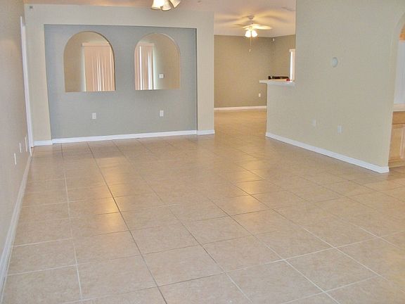 4th image of 215 Pleasant Gardens Dr