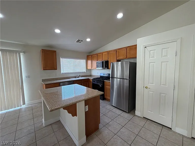 513 Lava Beds Way — Photo 9