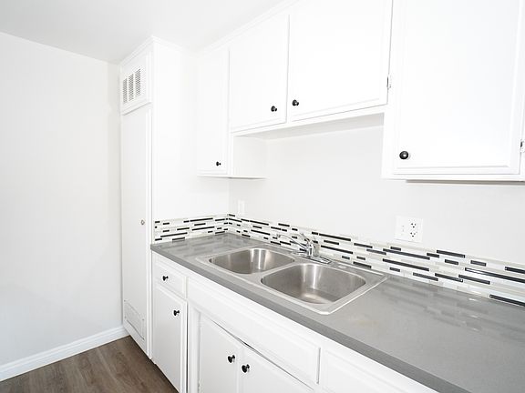 5th image of 277 S Avenue 52 #6