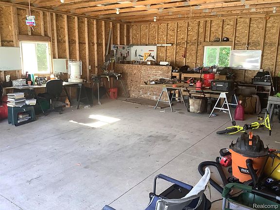 3rd image of 22124 Violet St