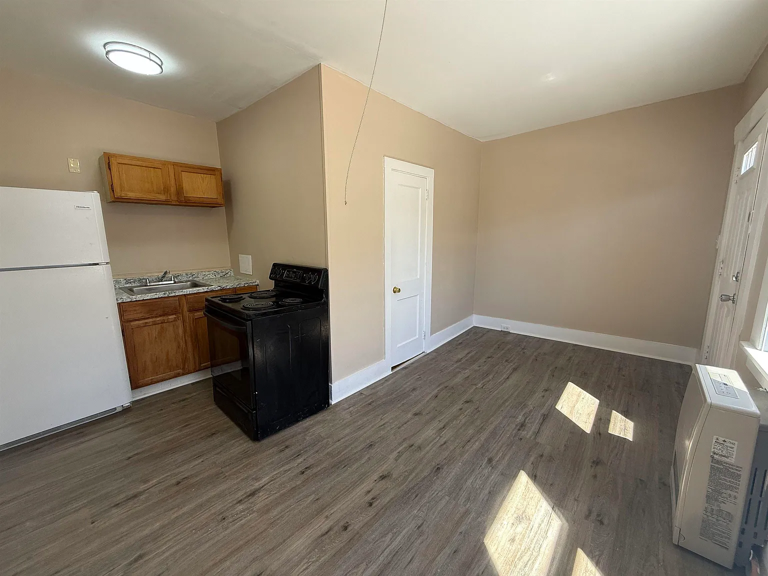 1 bed, 1.0 bath, 650 sqft, $1,250 — Photo 4