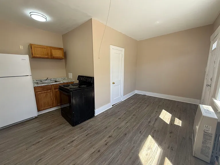 42 Franklin St #F — Photo 4
