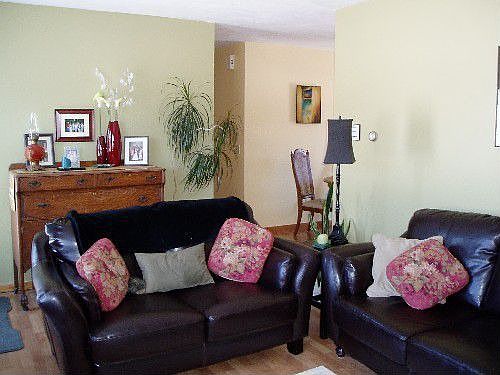 3rd image of 1520 Eastbriar