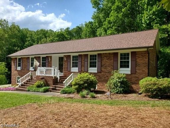 3rd image of 115 Briarwood Ct
