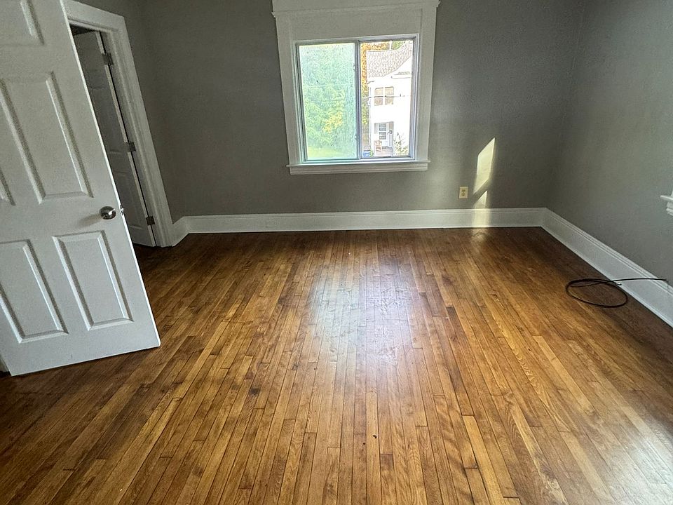2nd image of 214 Kenmore Ave #1