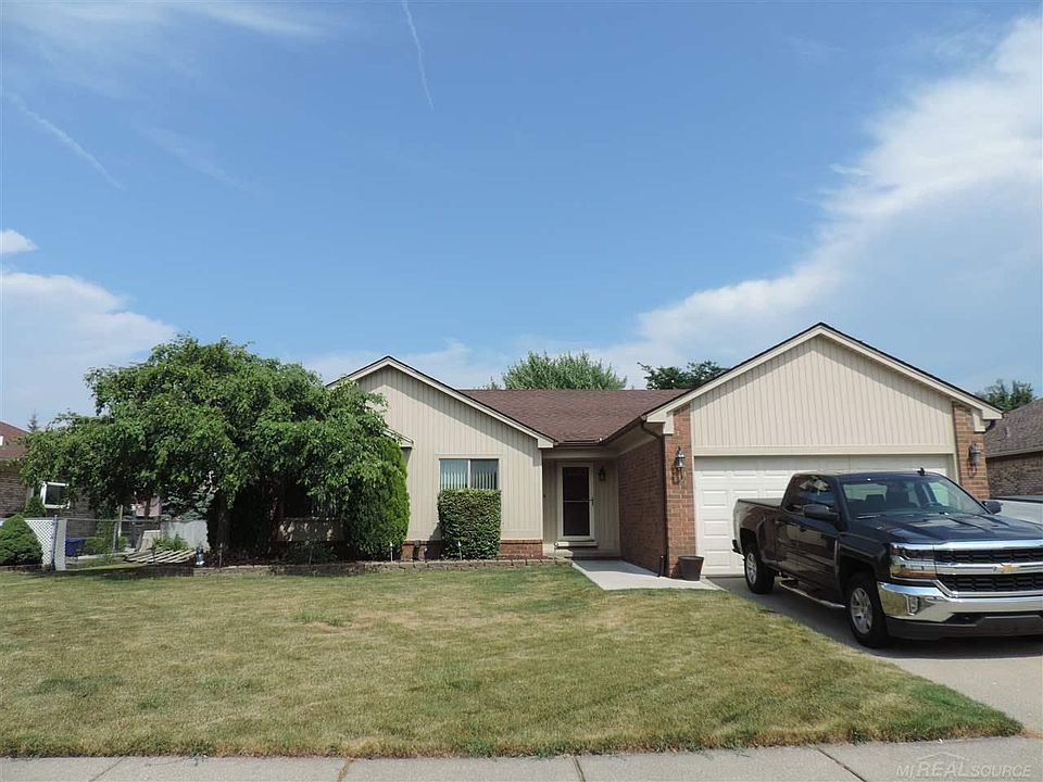 1st image of 40740 Woodside Dr
